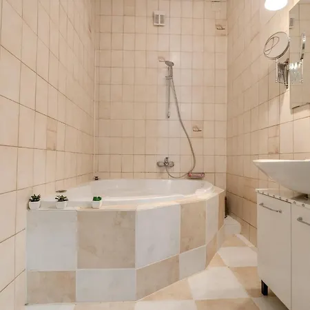 Whats-app Self-check-in - Apartment *