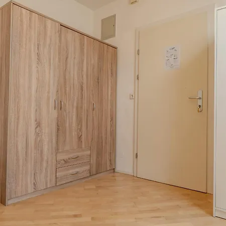 Whats-app Self-check-in - Apartment *